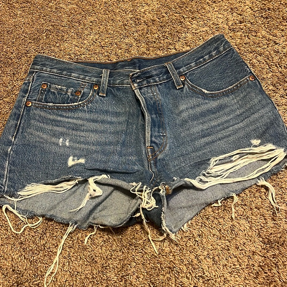 levi’s jean shorts size 28